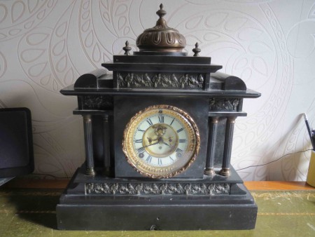 6222 - Hodiny stolni cerny  mramor  Asonia USA  1881  V - 40 cm  -  6 900 kc